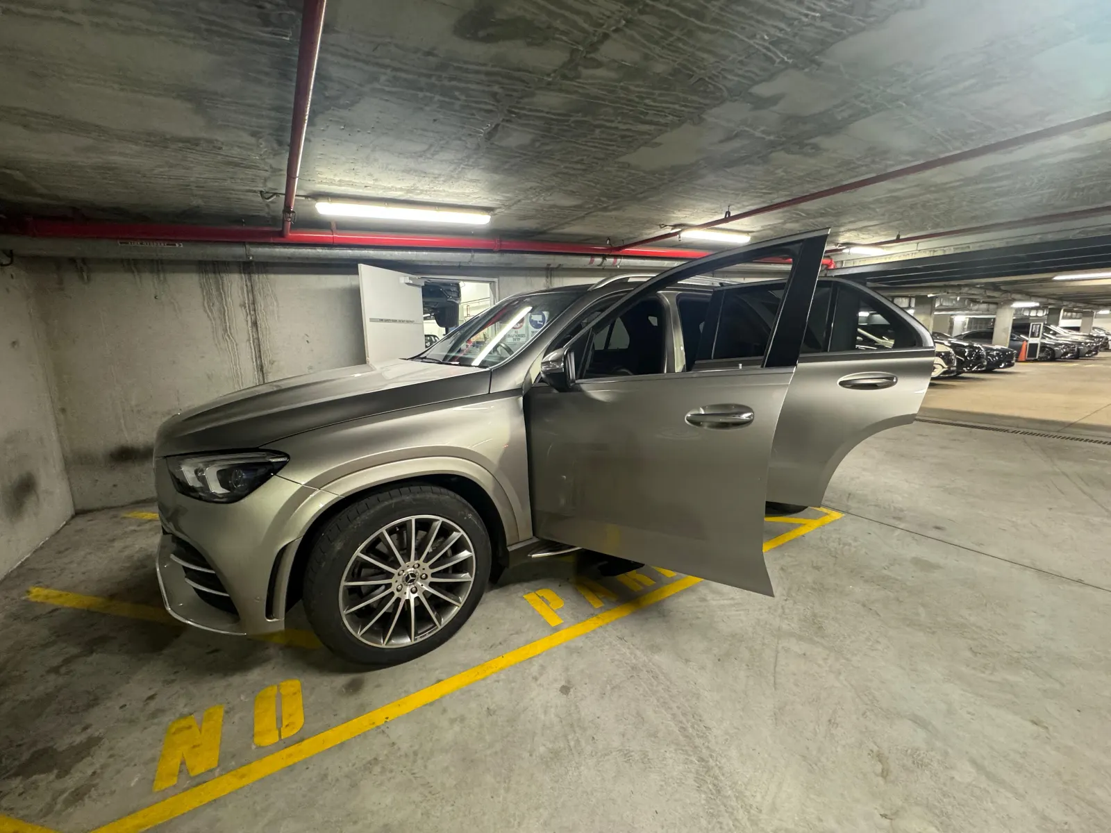 High-end vehicle maintenance facility